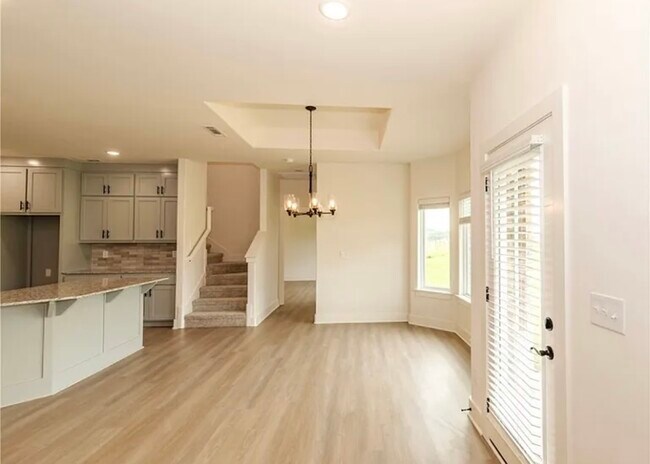 Building Photo - 252 Nebo St