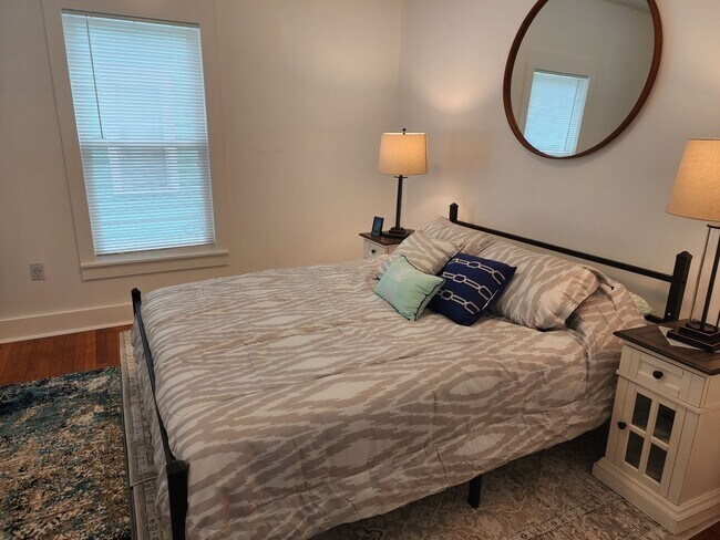 Building Photo - Remodeled 2 Story 3 Bedroom Home Located in SW Grand Rapids, MI