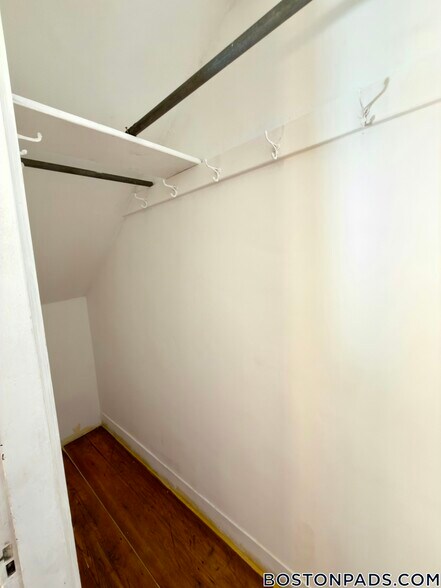 Building Photo - 45 N Beacon St