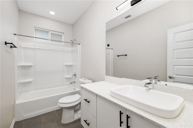 Building Photo - 9 Frio Ave