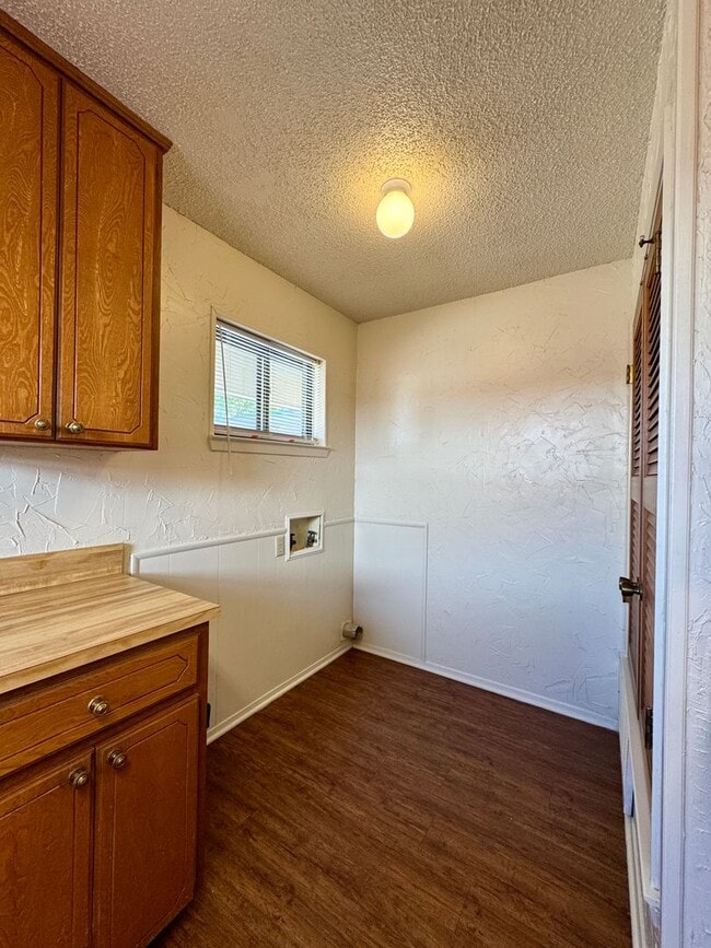 Building Photo - Duplex
