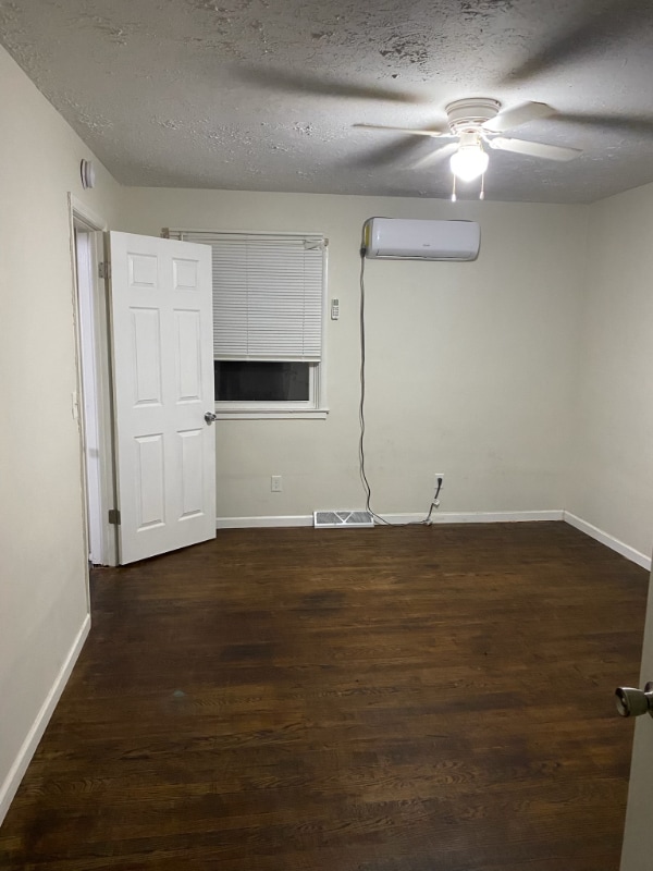 Building Photo - 116 Clinton Springs Ave