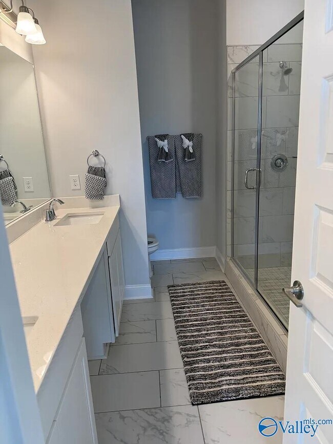 Building Photo - 116 Pralina Wy