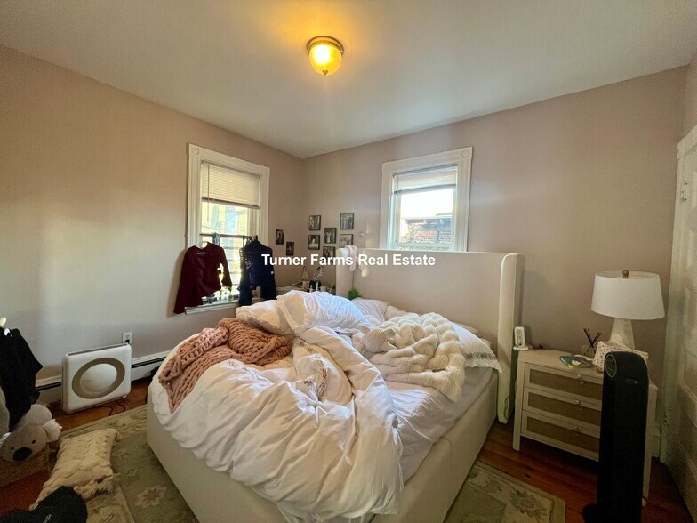 Building Photo - 803 Parker St