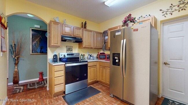 Building Photo - 824 Temple St