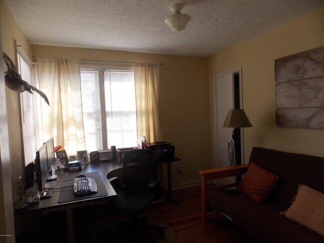 Building Photo - 1694 Geraldine Dr