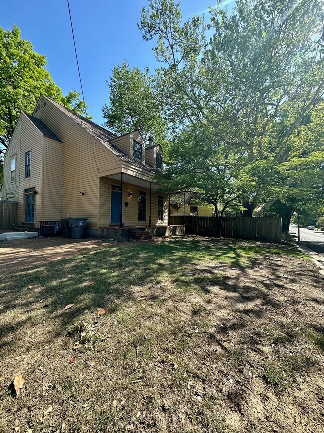 Building Photo - 1994 Peabody Ave