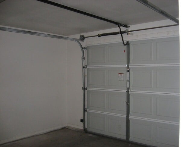 Building Photo - 3 Bed 2 Bathroom Home in Cedar City