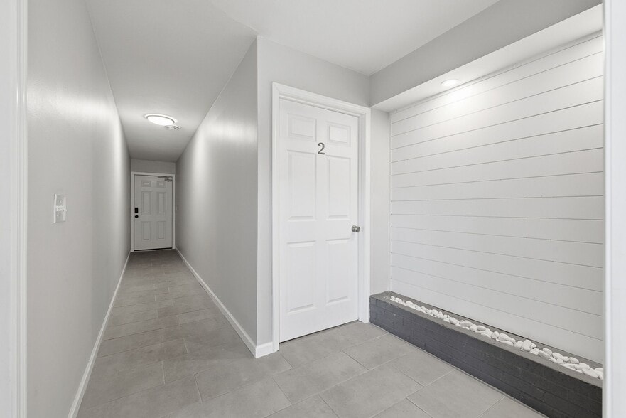 Building Photo - 84 Lasalle St