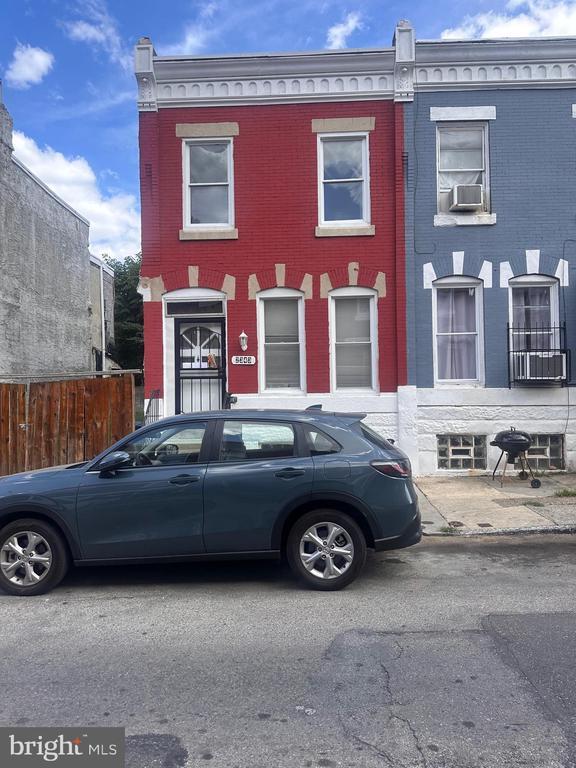 Building Photo - 2343 N Woodstock St