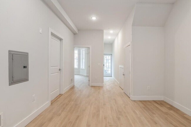 Building Photo - 543 Palisade Ave