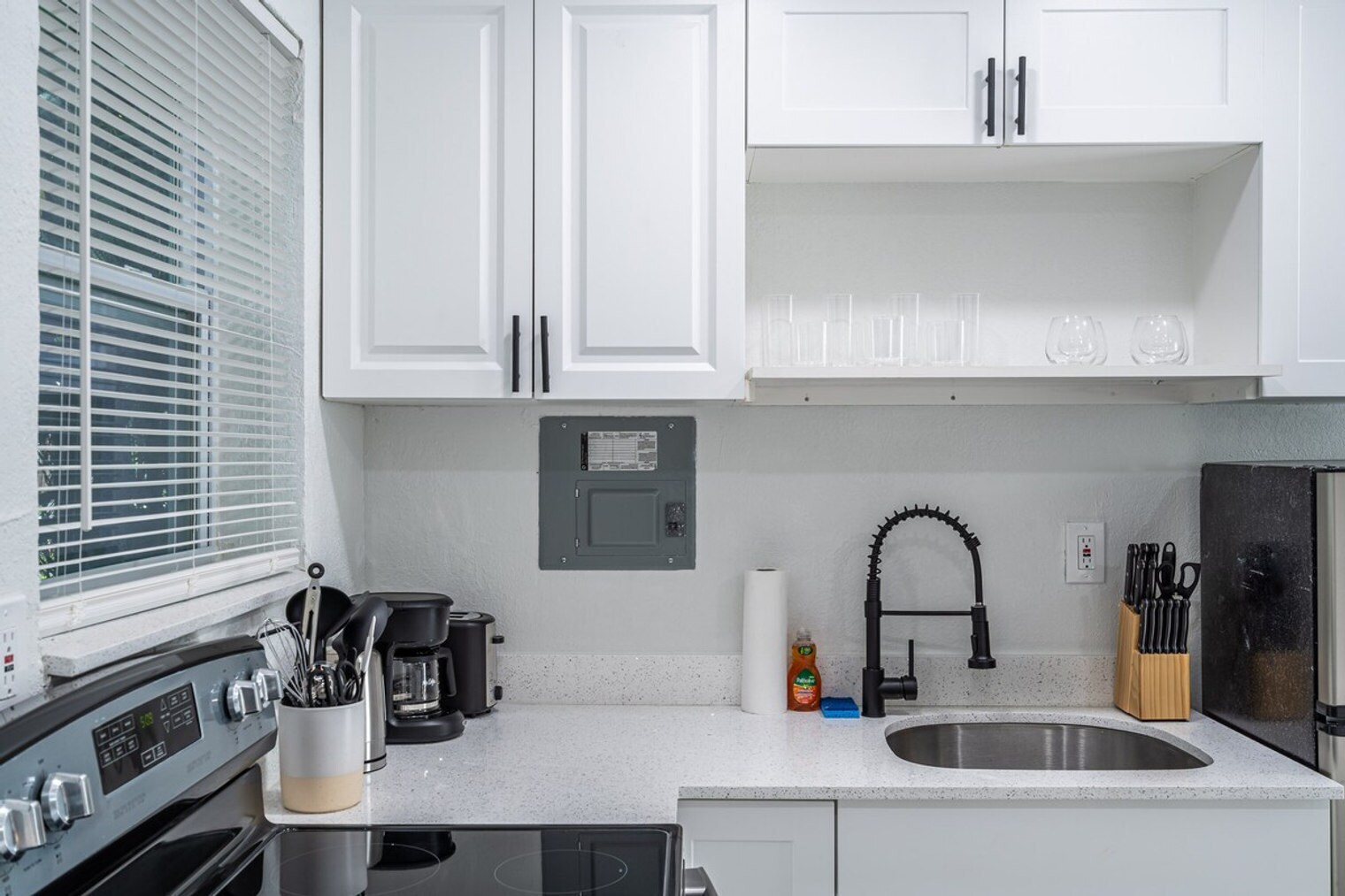 Building Photo - 975-977-977 SW 10th St