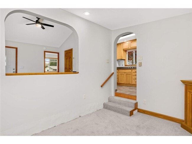 Building Photo - 2340 Ives Ln N