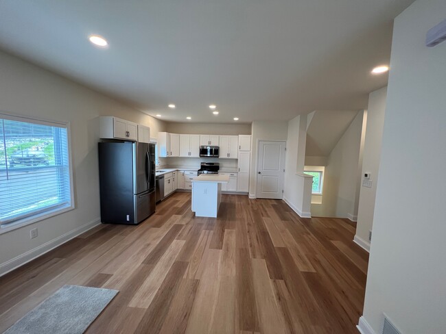 Building Photo - 540 NY-9P
