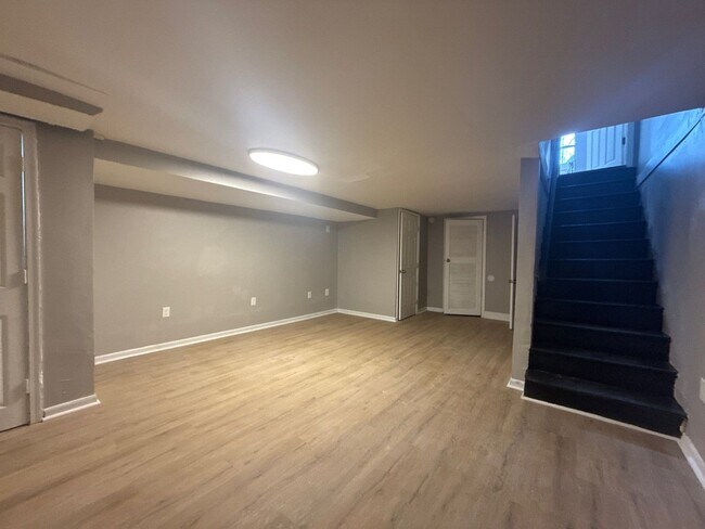 Building Photo - Beautiful Three-Bedroom Home In Dundalk