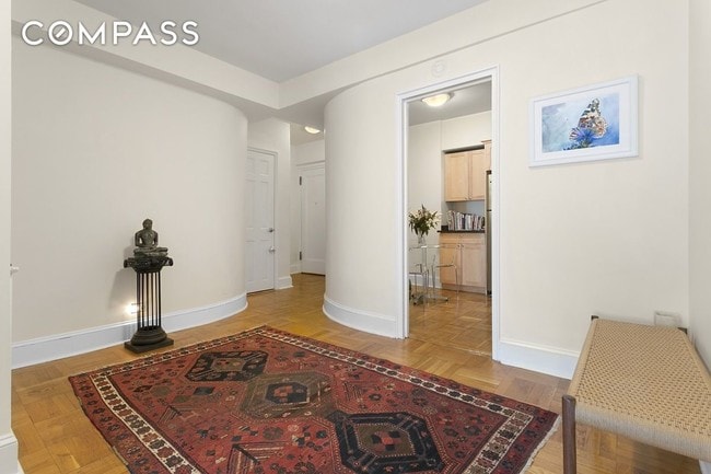 Primary Photo - 141 E 56th St