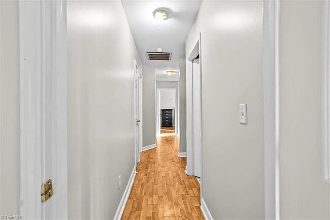 Building Photo - Lease OR Lease to Own