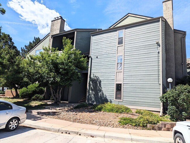 Primary Photo - 2 Bed 1 Bath Condo Near Cherry Creek