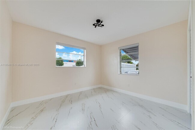 Building Photo - 10421 SW 184th St