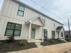 Building Photo - Modern Townhome in Rosewood – Walk to USC,...