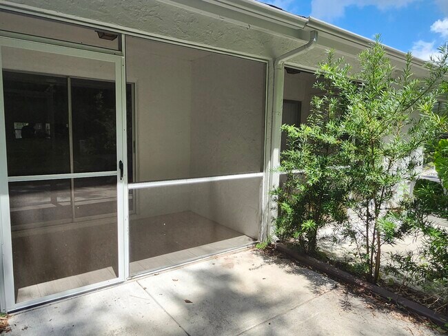 Building Photo - 2912 Westmoreland Ct