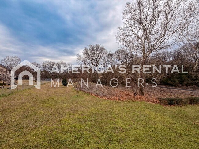 Building Photo - Updated Three Bedroom Two Bath Rental!