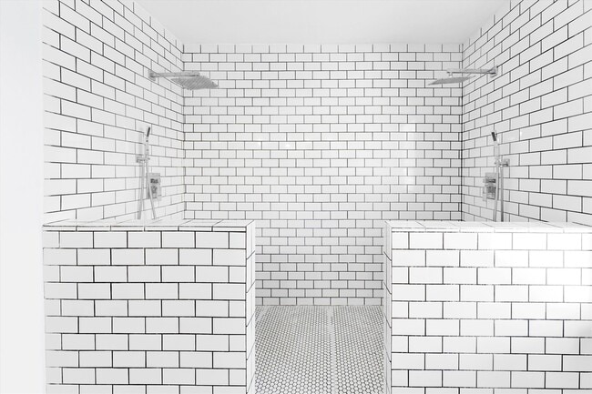 Building Photo - 14 Hawkseye Pl