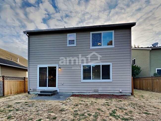 Building Photo - 6640 Sarazen St SE