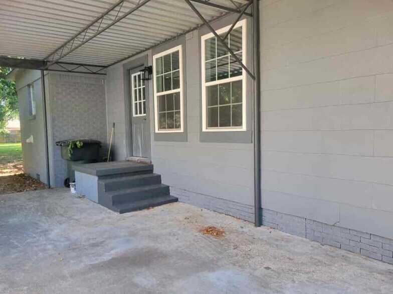 Building Photo - 1206 Boone St