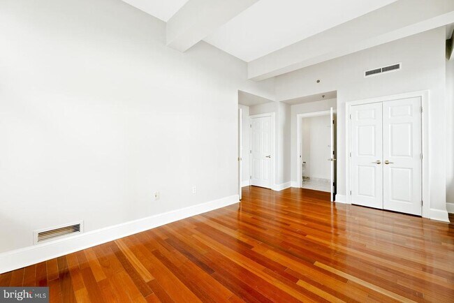 Building Photo - 1500 Chestnut St