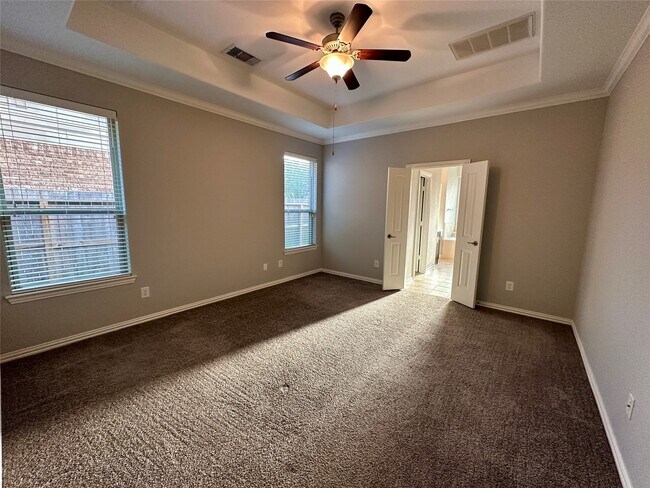 Building Photo - 12102 Cove Harbor Ln