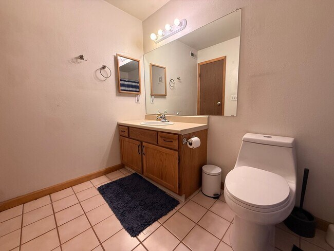 Building Photo - Green Mountain Condo with Scenic Views & Trail Access