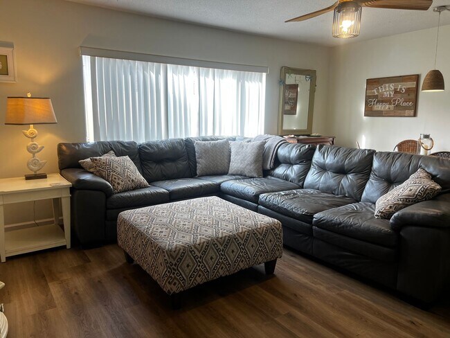 Building Photo - 2BD/1BA on Venice Island