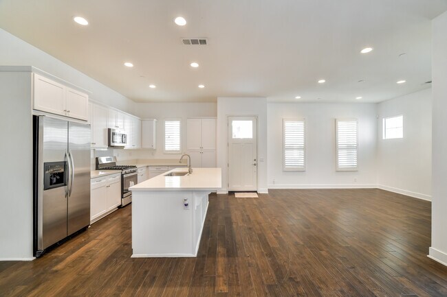 Building Photo - 211 W Tribella Ct