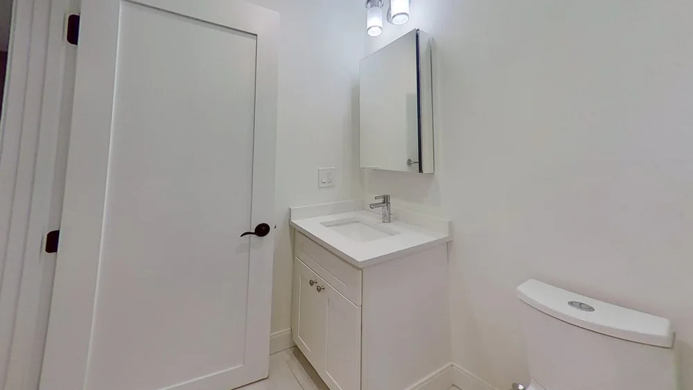 Building Photo - 56 Linden St