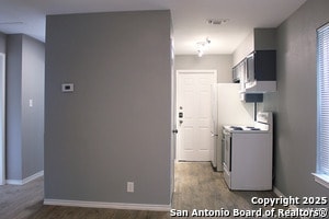 Building Photo - 844 E Sunshine Dr