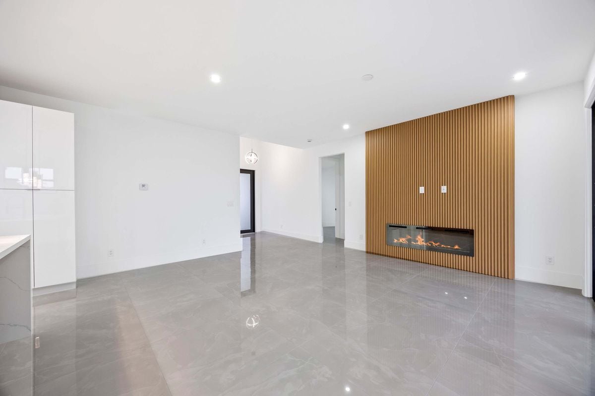 Building Photo - 2504 23rd St W