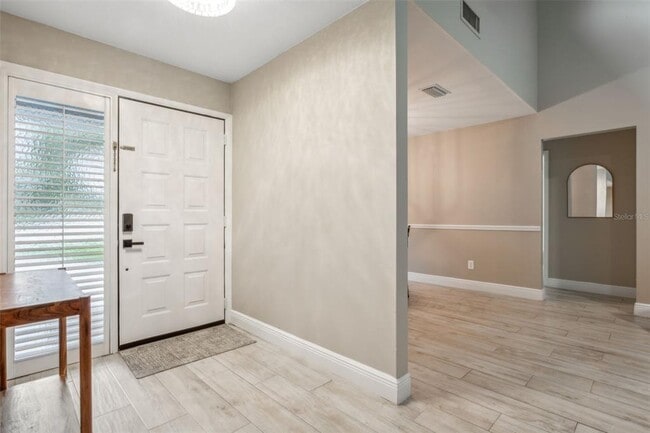 Building Photo - 4401 Summer Oak Dr