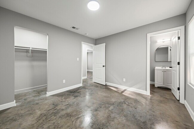 Building Photo - 1125 Rayner St