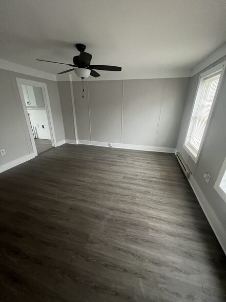 Building Photo - 6 Spring St