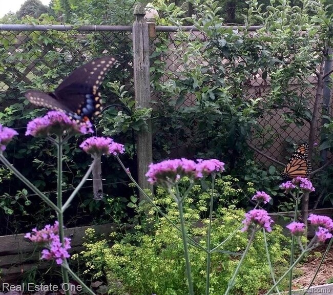 Building Photo - 5837 Folkstone Dr