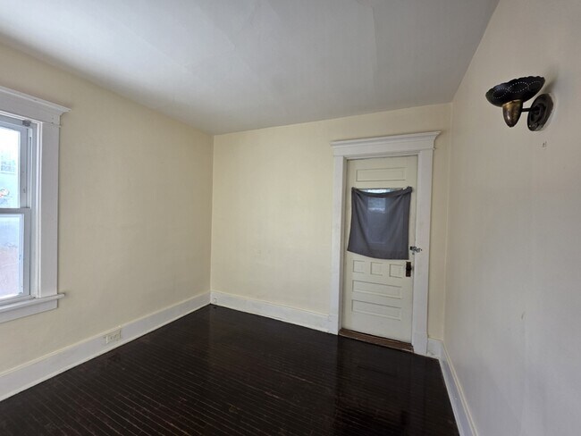 Building Photo - 14 Eckhert St