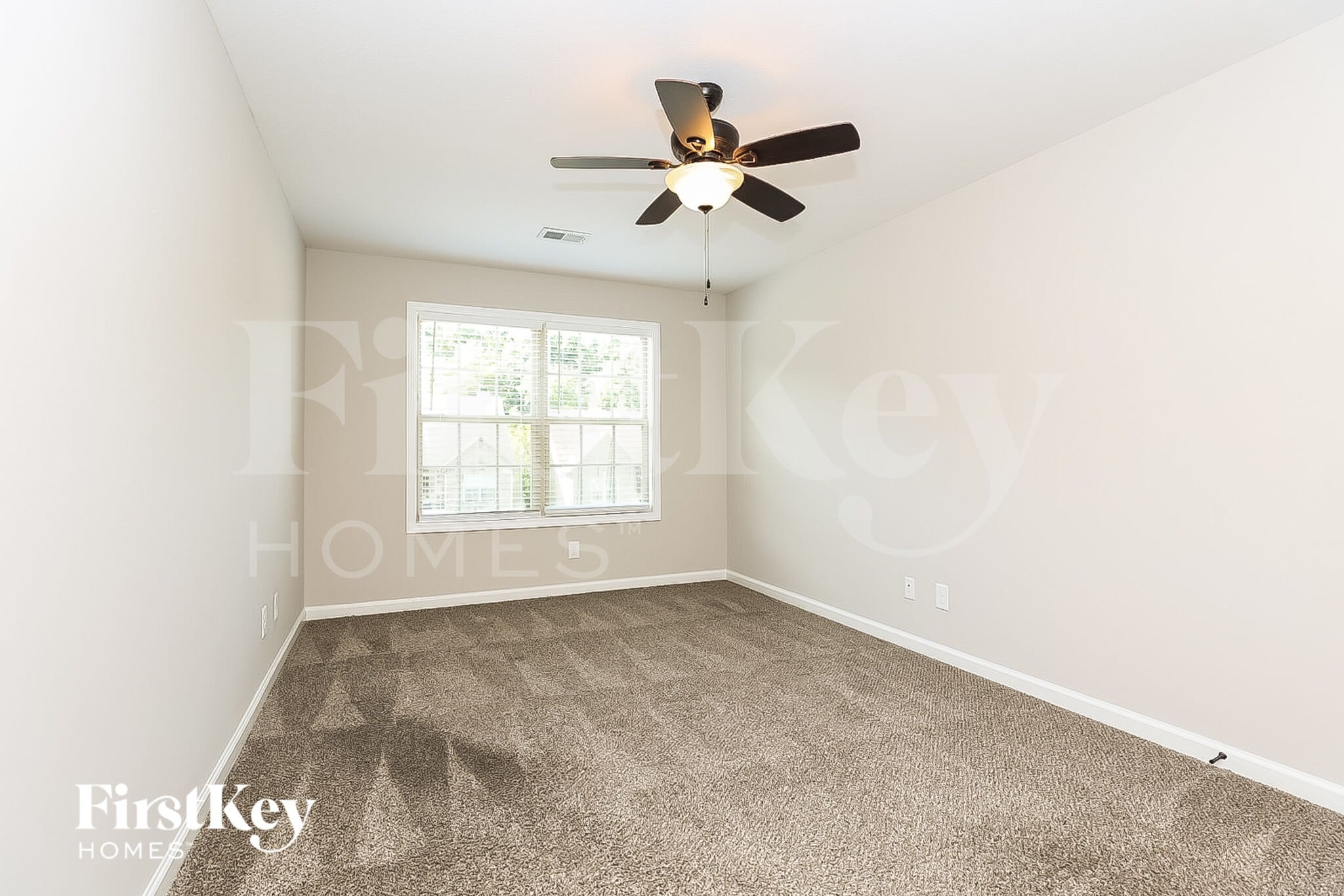 Building Photo - 1594 Raven Rd