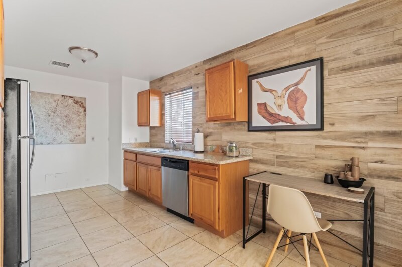 Building Photo - 61600 Palm Vista Dr