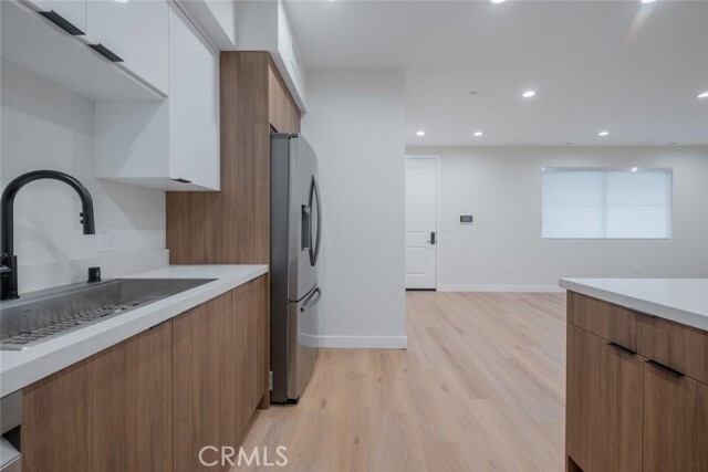 Building Photo - 10218 Fernglen Ave