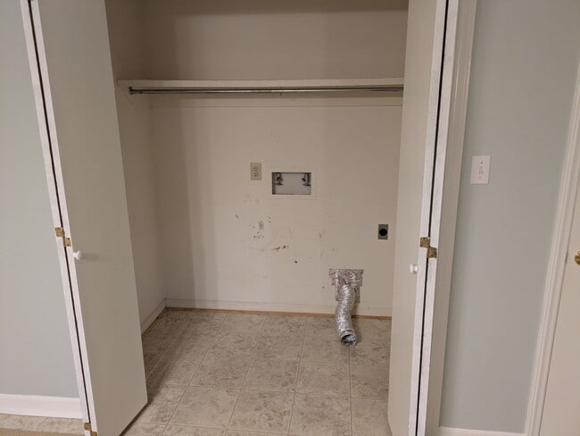 Building Photo - 6913 Crandall Ct