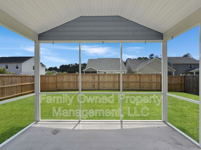 Building Photo - 2048 Longhorn Ln