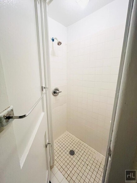 Building Photo - SECOND AVENUE