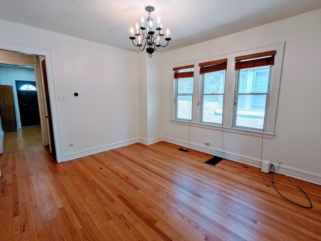 Building Photo - 834 N Kolin Ave