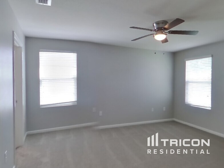 Building Photo - 2110 Pebble Point Dr